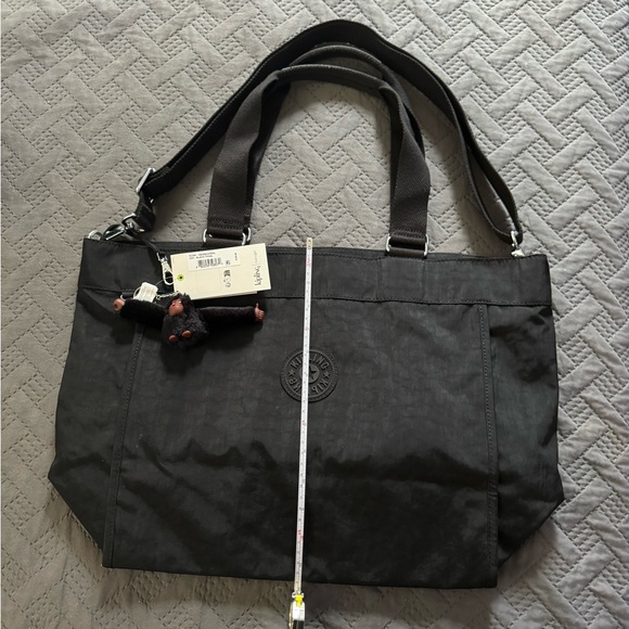 Brand new”Kipling”big,zippered tote.Color-black/tonal.W-19.5”x14”inc.🖤 - Picture 7 of 11